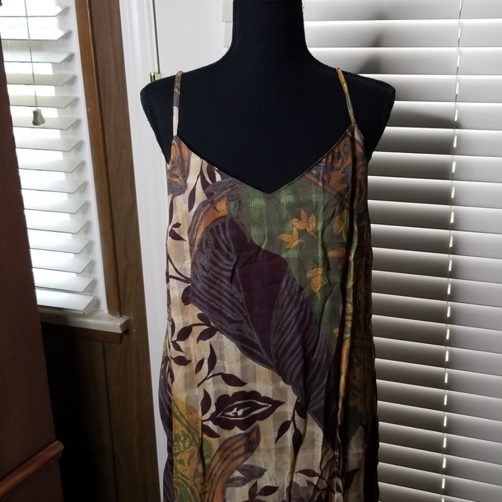 DRESS
